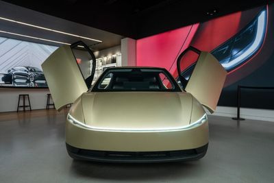 Tesla Robotaxi Rival Waymo Shares Updated Fleet Size Amid Highway Expansion — Elon Musk Says 'Rookie Numbers'