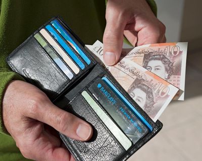 People in the UK: tell us if you’ve borrowed money from friends or family