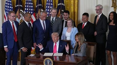 Trump touts trade deals as Republican and Democratic pressure mounts over high grocery prices