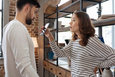 Why Some Couples Without Children Regret Their Spending Although They’re Affluent