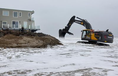 California: powerful ‘atmospheric river’ storm prompts evacuation warnings