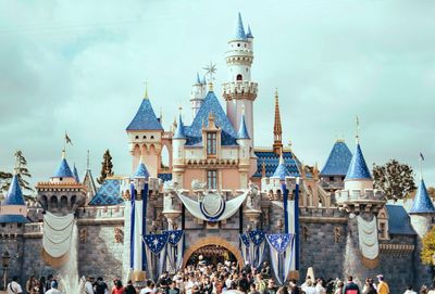 UFO Panic as Eerie Black Ring Hovers Over Disneyland, Leaving Onlookers Horrified - What in the World Was It?