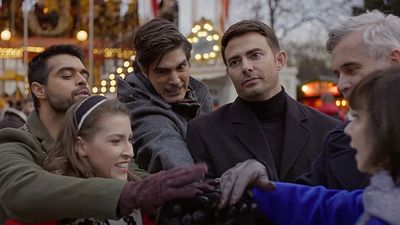 I'm Obsessed With Hallmark's A Keller Christmas Vacation, And The Internet Had The Best Take