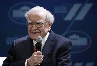 Despite AI bubble fears, Warren Buffett's Berkshire Hathaway loads up on shares of hyperscaler Alphabet amid huge rally