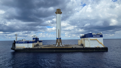 Watch Blue Origin's huge New Glenn rocket ace its epic landing on a ship at sea (video)