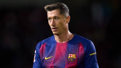 Robert Lewandowski Reveals Plan After Barcelona Harry Kane Links