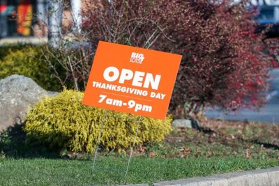 Stores Open (and Closed) on Thanksgiving Day 2025