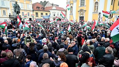 Orbán and opposition rival stage rallies in Gyor as Hungary gears up for next year's elections