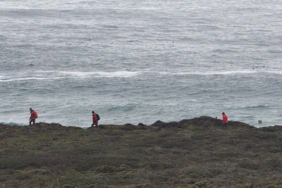 Dad dies and 5-year-old daughter missing after huge waves pull them off beach on California coast