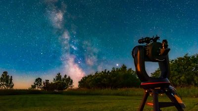 Expert advice for new stargazers: How to begin your amateur astronomy journey