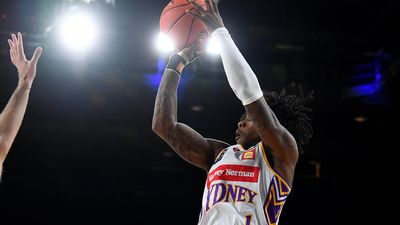 Sydney Kings deliver big blow to NBL reigning champions