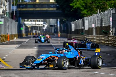 Macau GP: Theo Nael wins thriller as Freddie Slater crashes out