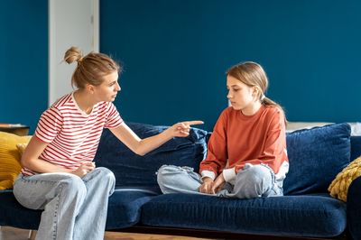 Unlock Better Behavior: 7 Negative Phrases Parents Should Never Use