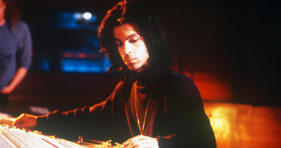 “He said ‘Look, I want you to take all those albums and destroy them and I’ll pay for whatever cost was incurred in manufacturing.’ And he actually paid us out of his royalties”: What made Prince abruptly pull his new album days before release in 1987?