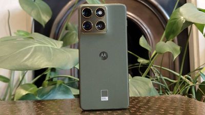 I tested Motorola's cheaper iPhone Air alternative, but it still didn't win me over to team thin-phone