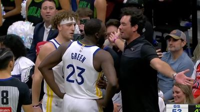 Draymond Green Confronted a Fan During Game vs. Pelicans