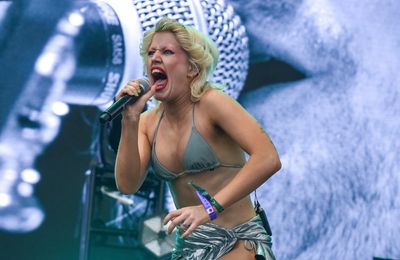 Amyl and The Sniffers foot $35,000 bar tab after Melbourne gig is axed by police