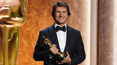Tom Cruise finally gets his Oscar with a lifetime achievement trophy at the Governors Awards