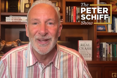 Gold Breaks $4,100 as Bitcoin Sinks – 'Sell BTC Before the Mauling' Peter Schiff Warns