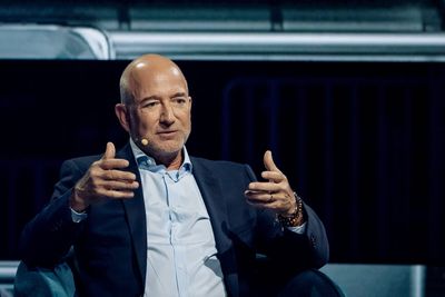 Jeff Bezos is reportedly becoming a CEO again—and it's for a $6.2 billion AI startup called 'Project Prometheus'
