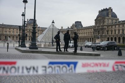 Louvre dealt another blow after heist as it’s forced to close gallery