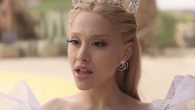 Watch Ariana Grande Try To Avoid Spoilers When Talking About American Horror Story Role