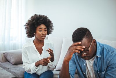 If He Does These 5 Things During an Argument, He Is Gaslighting You