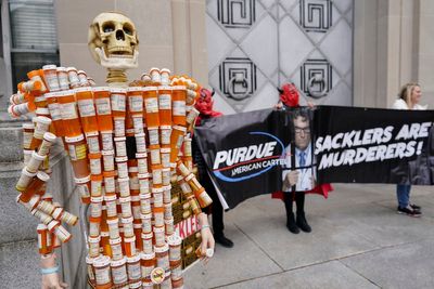Judge to explain why he's approving Purdue Pharma settlement plan, which calls for $7B from Sacklers