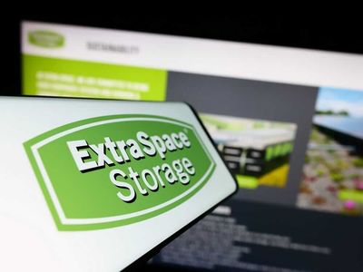 What Are Wall Street Analysts' Target Price for Extra Space Storage Stock?