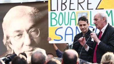 Freed Franco-Algerian writer Boualem Sansal returns to France
