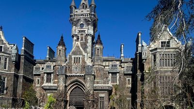 An Epic Universe Producer Brought Her Kid Through Monsters Unchained, And She Couldn't Get Enough Of Her Mommy's Fun Easter Egg