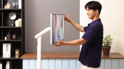 Samsung’s mobile monitor is a TV that thinks it’s a tablet