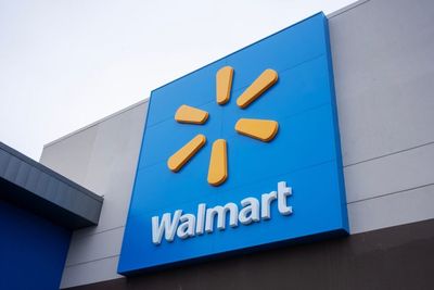 Walmart Q3 Preview: Retailer 'Well-Positioned To Win,' Analyst Lays Out Bull Vs. Bear Case