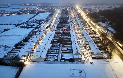 UK weather: Snow alert with up to 10 inches expected to fall sparking travel chaos