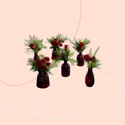 M&S is helping me cheat my way to a stunning Christmas table display with this £45 flower kit – it's an instant tablescape in a box