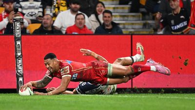 'Love to stay': Isaako wants new Dolphins deal done