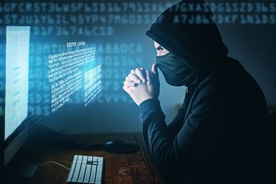 7 Everyday Mistakes That Invite Cybercriminals Into Your Life