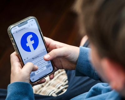 Facebook and Instagram to start kicking Australian teenagers off platforms as social media ban looms