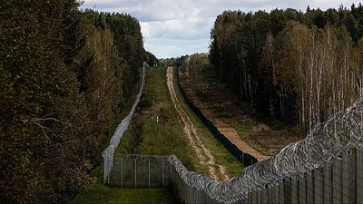 Lithuania reopens border crossings with Belarus after tensions over smuggling balloons