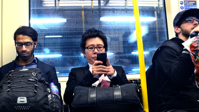 Argument on a Chicago train turns deadly as a 26yo woman is set ablaze by a 46yo man