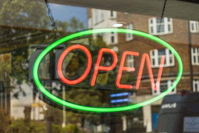 Start-up firms keen to keep their business in UK, study suggests