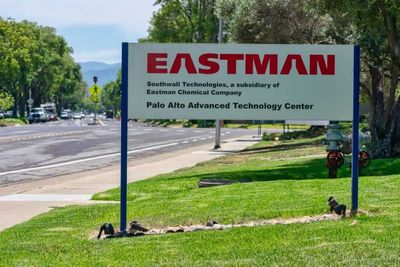 Are Wall Street Analysts Predicting Eastman Chemical Stock Will Climb or Sink?