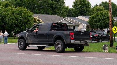 Driver hits a parked truck, slows down… Then flees like nothing happened — here’s what it teaches about Hit-and-Runs