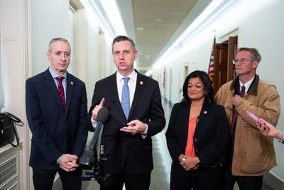 ‘Give us a vote’: House members ramp up stock ban pressure - Roll Call