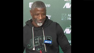 Aaron Glenn Had Blunt Explanation for Starting Tyrod Taylor Over Justin Fields