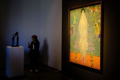 Watch the moment a Gustav Klimt painting sells for record amount at auction