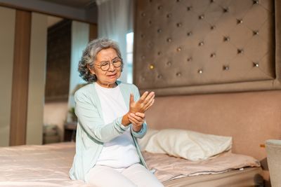 6 Therapies for Chronic Pain That Big Pharma Doesn’t Want You to Know