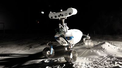 This robot camera looks like a PIXAR character and is ready to photograph the moon