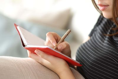 About half of UK novelists fear AI will take their work entirely – study