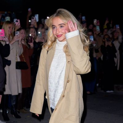 Sabrina Carpenter Is Giving the Polka Dot Nail Trend a Winter Update